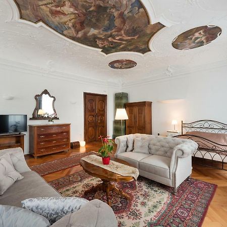 Codelli Deluxe Fresco City Centre App With Balcony Любляна Экстерьер фото